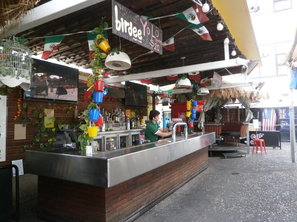 Хостел Bunk Brisbane Fortitude Valley Екстер'єр фото